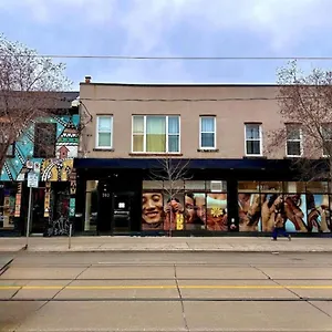 Gasthof Dragon Gate, Toronto